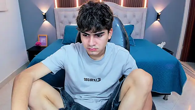 Tommy18   online show from March 14, 3:34 am