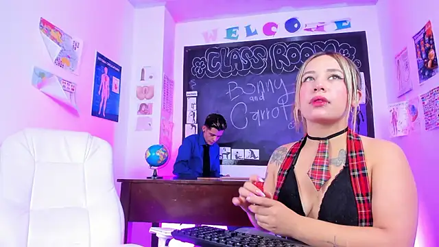 Bonny and carrot online show from March 7, 7:22 pm