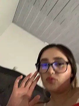 Snapshot of LunaShine_ chatting on January 24, 12:42 am LunaShine online show from January 24, 12:42 am