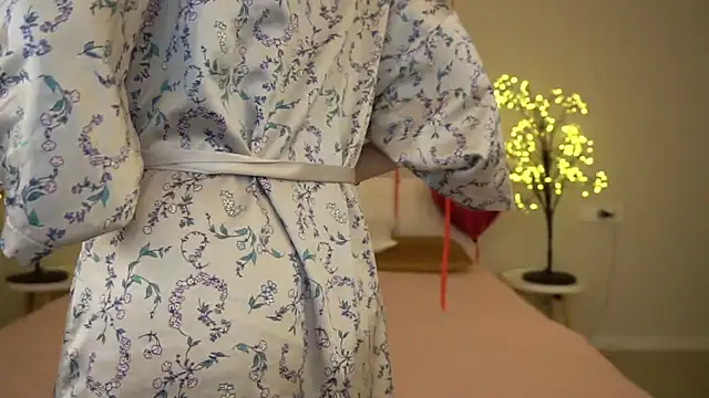 AnnaElys online show from February 14, 9:43 pm