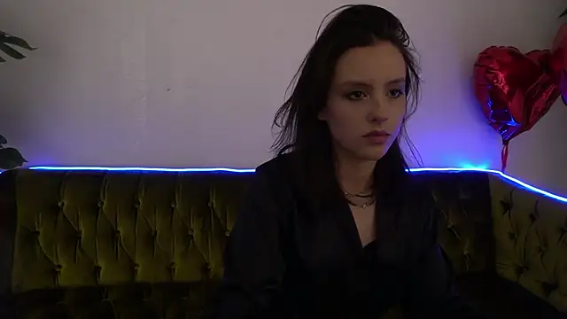 AnnaElys online show from March 4, 9:43 pm