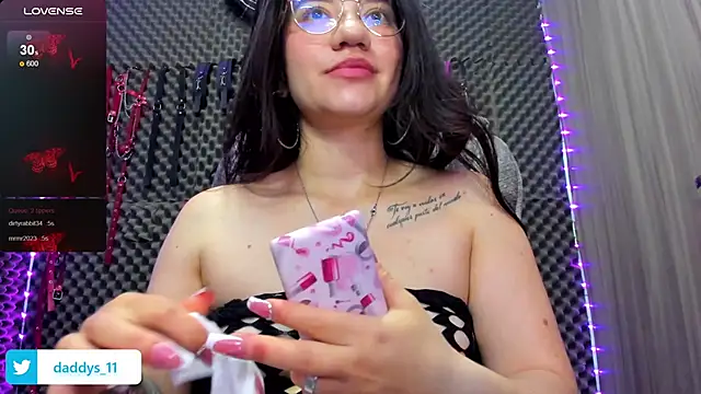 lilihot  online show from March 11, 11:04 pm