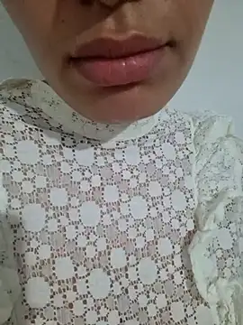 Snapshot of nonalona199999 chatting on February 24, 3:02 am nonalona199999 online show from February 24, 3:02 am