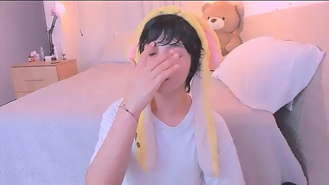 AllanYong18 online show from October 10, 12:31 am