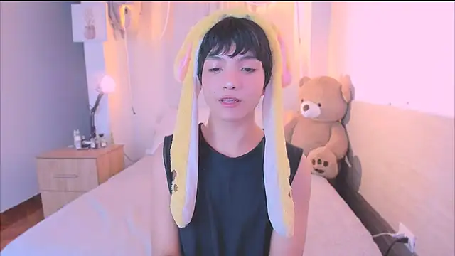 AllanYong18 online show from October 15, 4:34 am