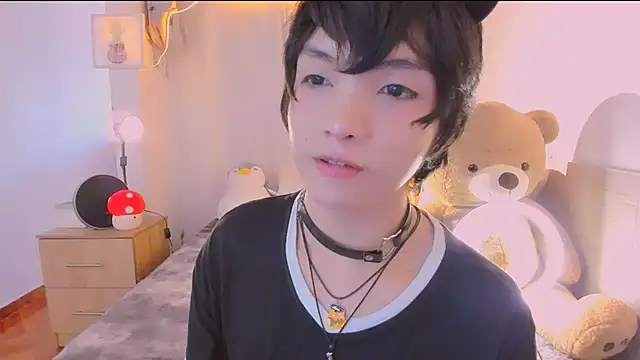 AllanYong18 online show from March 31, 3:56 pm