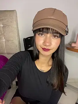 Snapshot of Catmila- chatting on February 13, 5:36 am Catmila- online show from February 13, 5:36 am