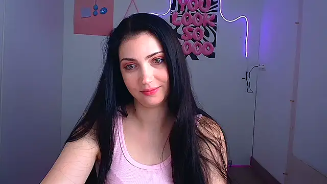Snapshot of Amalia_amor chatting on June 20, 5:32 am Amalia amor online show from June 20, 5:32 am