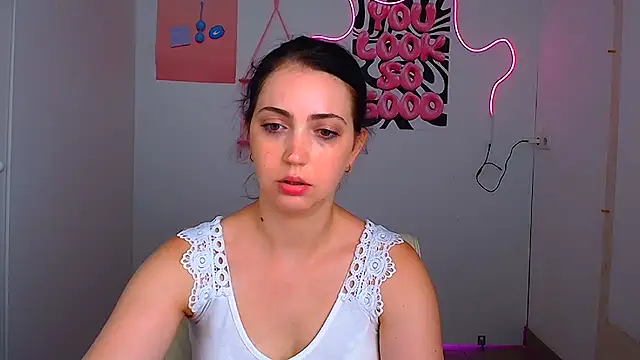 Snapshot of Amalia_amor chatting on August 6, 5:53 am Amalia amor online show from August 6, 5:53 am