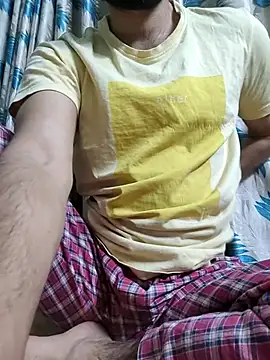 TOPMOON001 online show from April 21, 8:01 pm