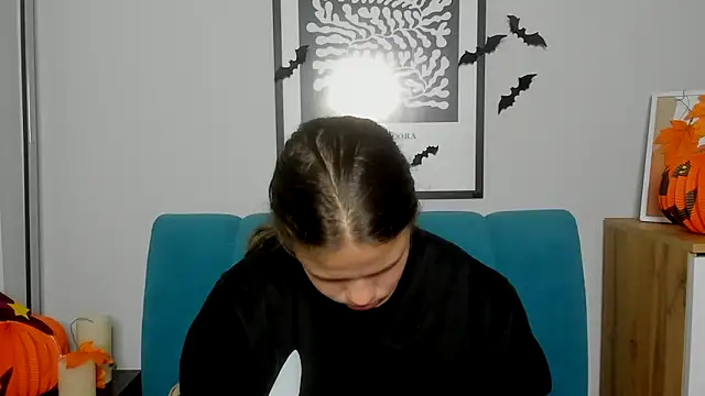 AdeleCruz online show from November 2, 8:06 am