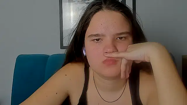 AdeleCruz online show from March 10, 1:16 pm