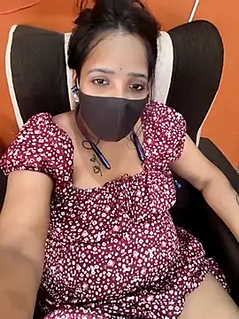 Snapshot of Lolitatamil chatting on July 7, 9:35 am Lolitatamil online show from July 7, 9:35 am
