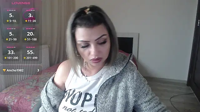 Snapshot of rosse26830 chatting on March 13, 12:59 am rosse26830 online show from March 13, 12:59 am