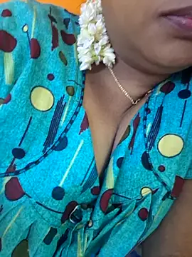 Snapshot of kanikasree chatting on September 12, 7:52 am kanikasree online show from September 12, 7:52 am