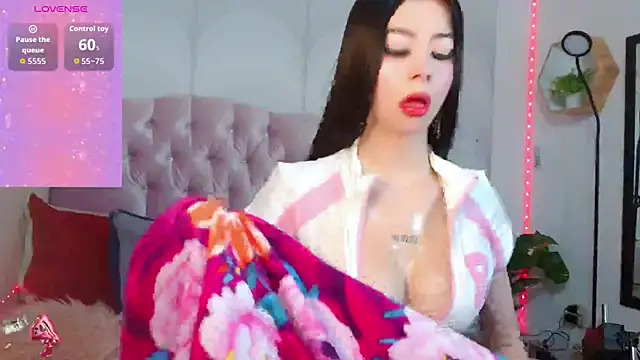 madison oli online show from October 11, 11:53 am