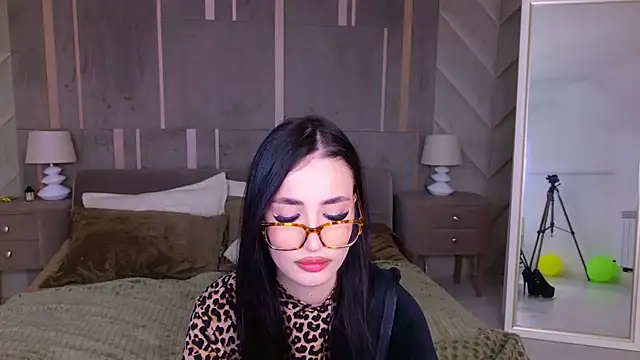 Snapshot of EmmaLawrens chatting on February 12, 3:27 pm EmmaLawrens online show from February 12, 3:27 pm