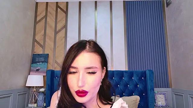 Snapshot of EmmaLawrens chatting on February 16, 9:04 am EmmaLawrens online show from February 16, 9:04 am