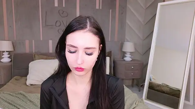 Snapshot of EmmaLawrens chatting on February 23, 10:49 am EmmaLawrens online show from February 23, 10:49 am