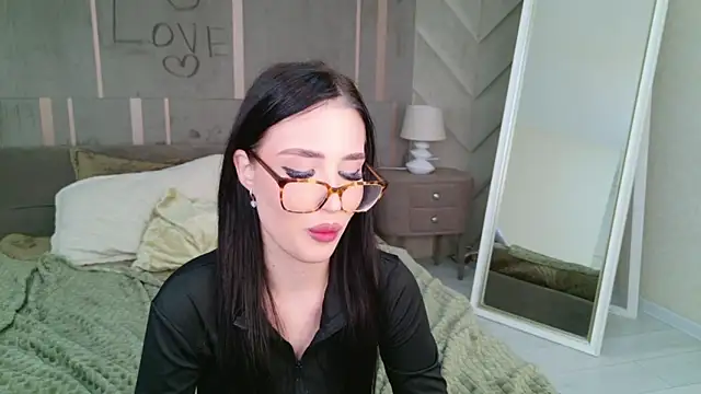 Snapshot of EmmaLawrens chatting on February 23, 2:14 pm EmmaLawrens online show from February 23, 2:14 pm