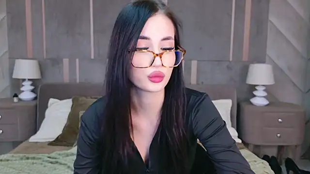 Snapshot of EmmaLawrens chatting on March 18, 8:26 pm EmmaLawrens online show from March 18, 8:26 pm