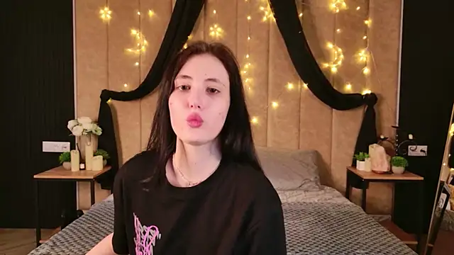 Snapshot of EmmaLawrens chatting on February 20, 8:53 pm EmmaLawrens online show from February 20, 8:53 pm