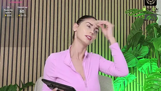 BelovedKhloee online show from March 26, 7:30 pm