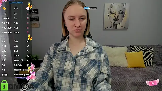 Snapshot of BeautyBlondy chatting on April 23, 8:57 am BeautyBlondy online show from April 23, 8:57 am
