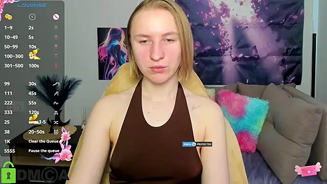 Snapshot of BeautyBlondy chatting on May 7, 12:32 pm BeautyBlondy online show from May 7, 12:32 pm