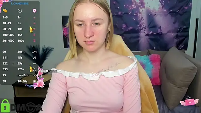 Snapshot of BeautyBlondy chatting on May 19, 6:31 am BeautyBlondy online show from May 19, 6:31 am