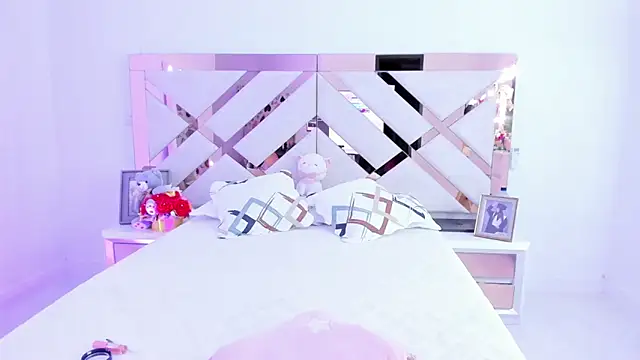 trissha xk1 online show from April 21, 1:17 pm