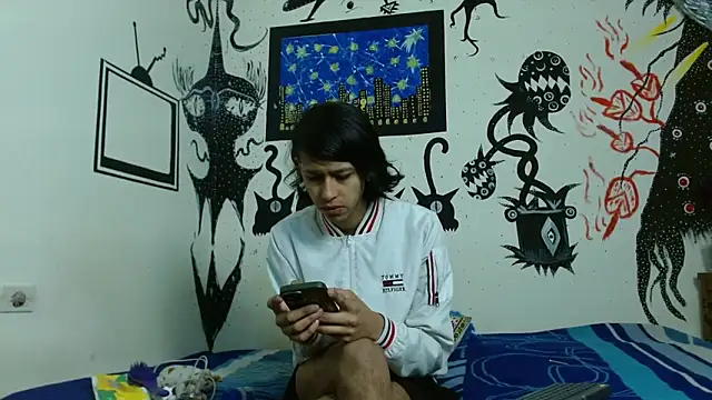 Snapshot of boysLittle chatting on October 16, 11:33 am boysLittle online show from October 16, 11:33 am