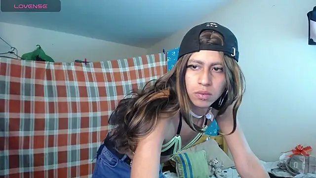 Snapshot of boysLittle chatting on January 9, 11:06 pm boysLittle online show from January 9, 11:06 pm