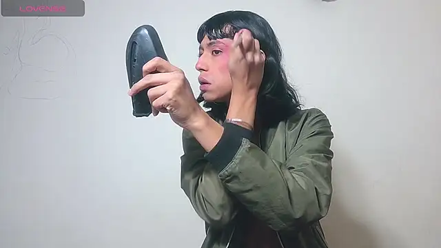 Snapshot of boysLittle chatting on February 5, 9:03 am boysLittle online show from February 5, 9:03 am