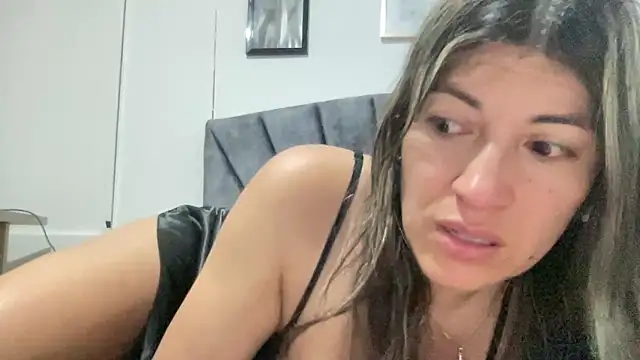 LunaBeya online show from February 5, 12:32 pm