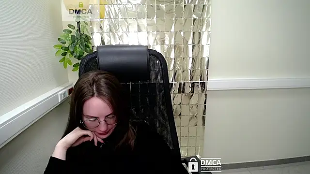 Snapshot of your_paradise_01 chatting on January 8, 10:15 am your paradise 01 online show from January 8, 10:15 am