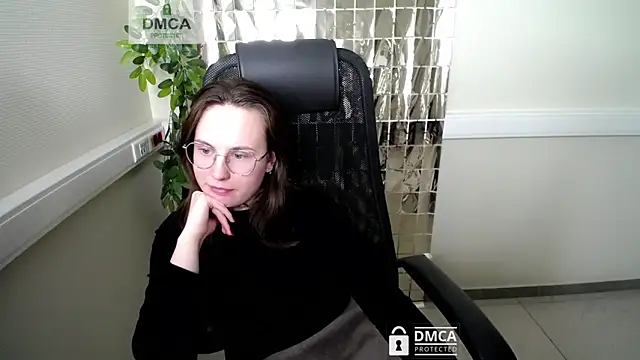 Snapshot of your_paradise_01 chatting on January 9, 12:30 pm your paradise 01 online show from January 9, 12:30 pm