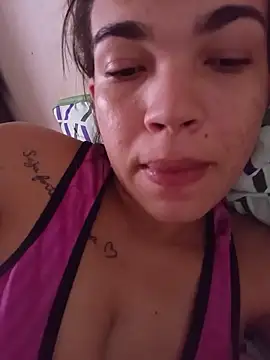 Snapshot of oliveira_k chatting on October 15, 2:06 pm oliveira k online show from October 15, 2:06 pm