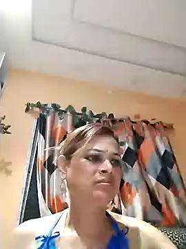 SANA-LEONI online show from June 18, 3:38 pm