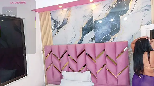 hotiergirl online show from October 31, 12:17 pm