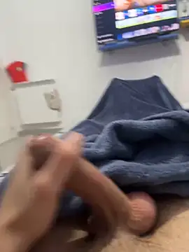 Snapshot of lucarioos06 chatting on January 26, 2:30 pm lucarioos06 online show from January 26, 2:30 pm