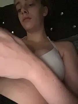 Snapshot of VioletxBlue chatting on November 9, 12:47 pm VioletxBlue online show from November 9, 12:47 pm