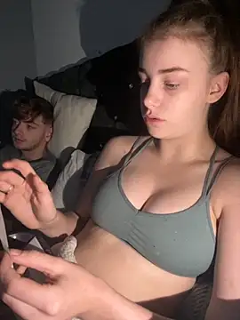 Snapshot of VioletxBlue chatting on November 14, 1:21 pm VioletxBlue online show from November 14, 1:21 pm