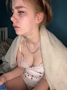 VioletxBlue online show from March 13, 12:01 pm