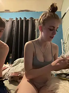 VioletxBlue online show from May 25, 10:05 pm