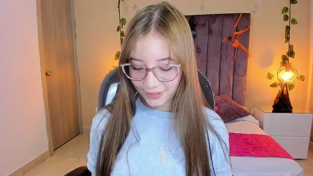 Dahlia Rousse online show from October 14, 9:37 pm