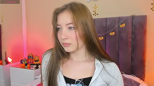 Dahlia Rousse online show from October 21, 10:43 pm