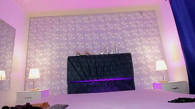 SalomeSimonz online show from March 22, 2:42 pm