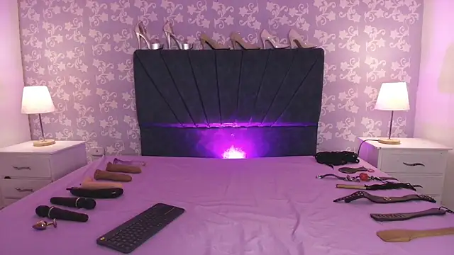 SalomeSimonz online show from June 7, 7:39 pm