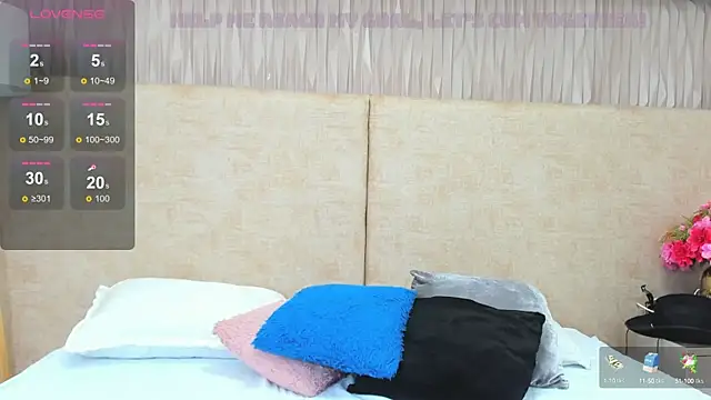 taylorsmiiith  online show from February 1, 7:13 pm